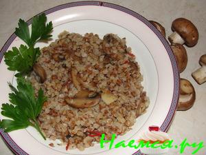 Гречневая каша с грибами и чесноком