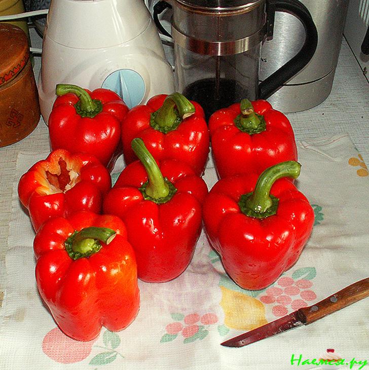 Перцы фаршированные рисом и овощами