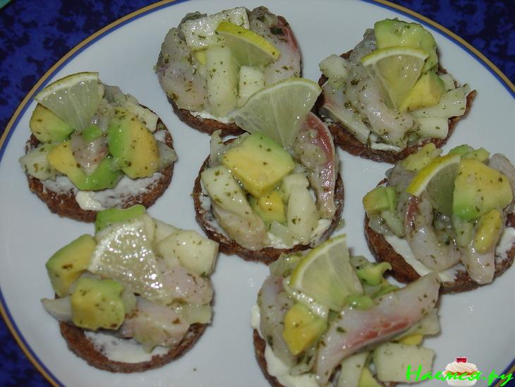 Cелёдочный салат на хлебе