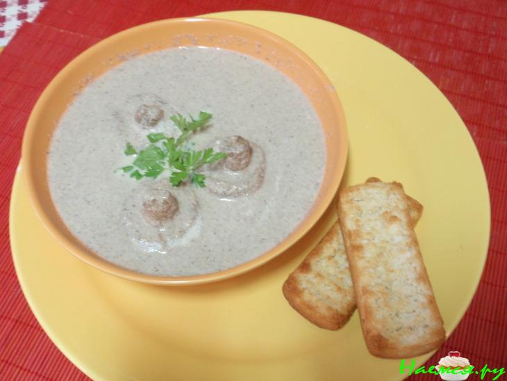 Грибной крем-суп с сухариками