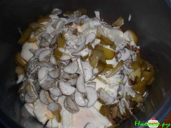 Салат картофельный с грибами