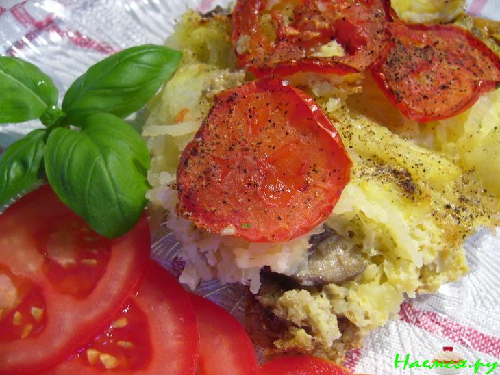 Картофельно-грибная запеканка на хрустящих хлебцах