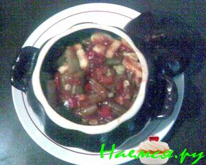 Хек запеченный в горшочке с овощами