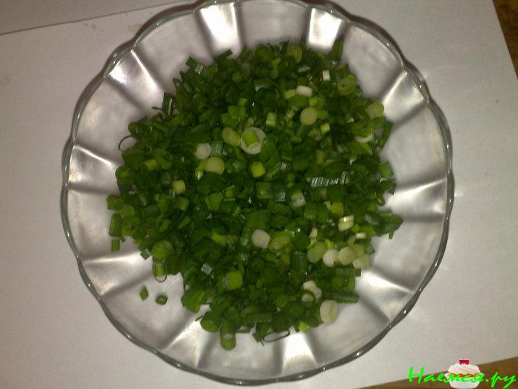 Салат "Любимый" с курицей, шампиньонами и ветчиной