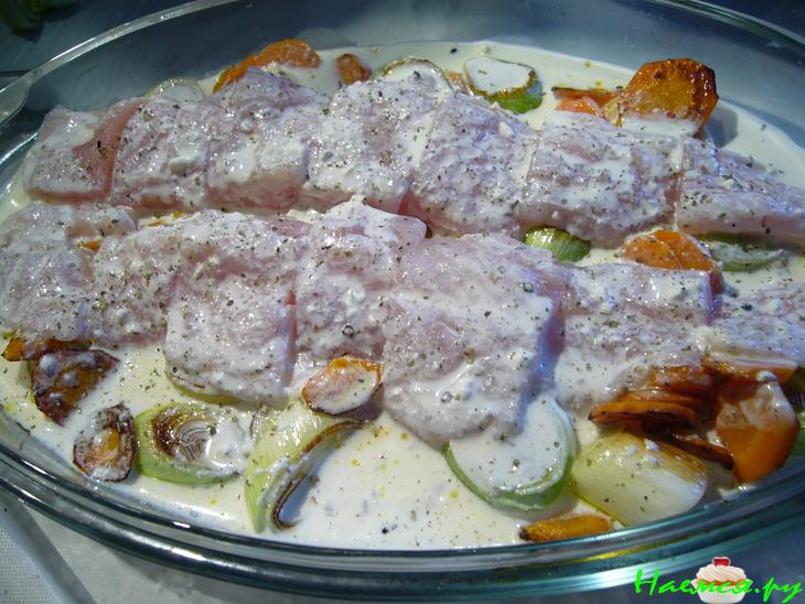 Гратен с пореем и рыбой