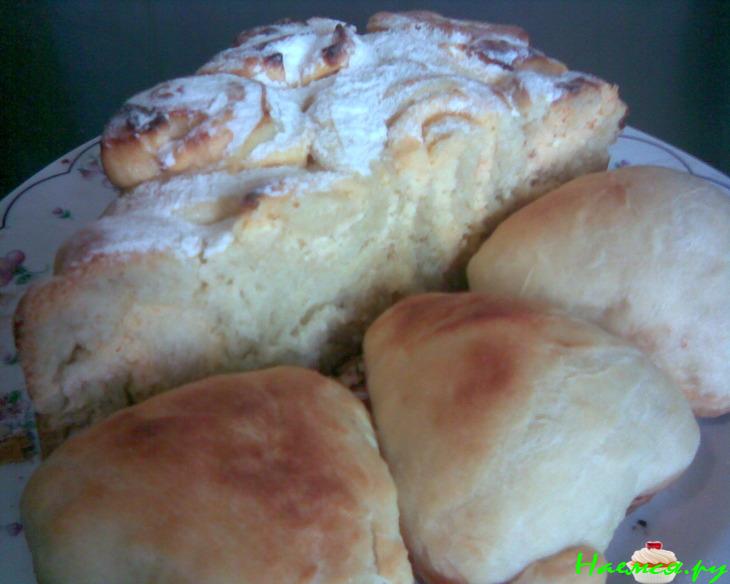 Сердечная выпечка (булочки с клубничным вареньем и пирог с творогом и апельсиновым киселем) Сердечная выпечка (булочки с клубничным вареньем и пирог с творогом и апельсиновым киселем)