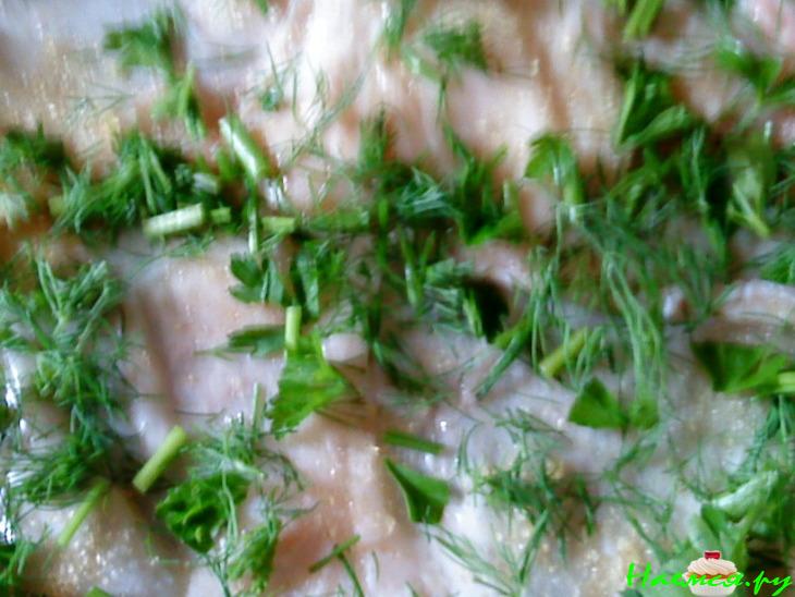 Рулет куриный с морковкой пряный