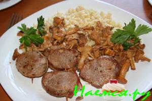 Медальоны с лисичками и домашней лапшой