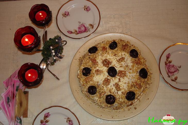 Тортик с черносливом (крем кисло-сладкий)