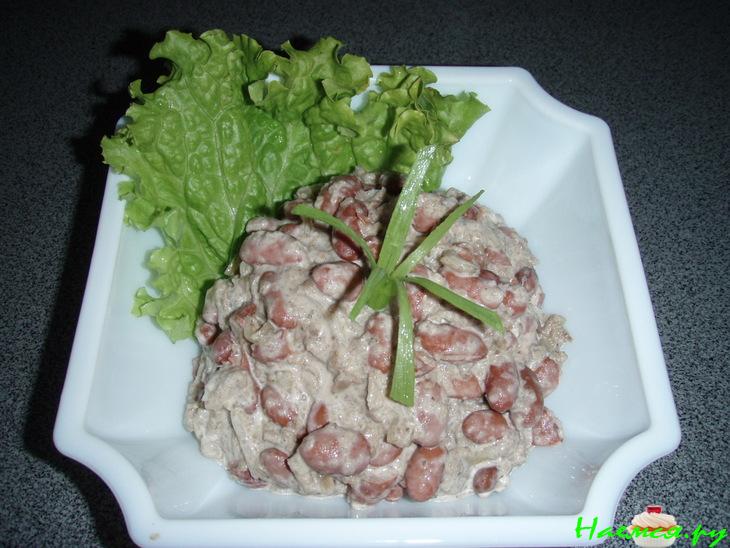 Грибной салат с фасолью