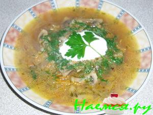 Щи из квашеной капусты с шампиньонами