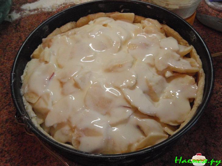 Яблочный пирог с кремом