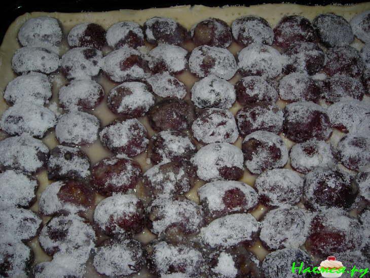 Сливовый пирог из дрожжевого теста