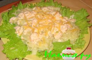 Гнезда с креветками и чесночным соусом