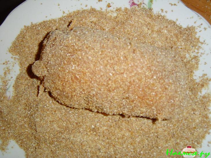 Рулетики из куриной грудки с плавленым сыром и зеленью