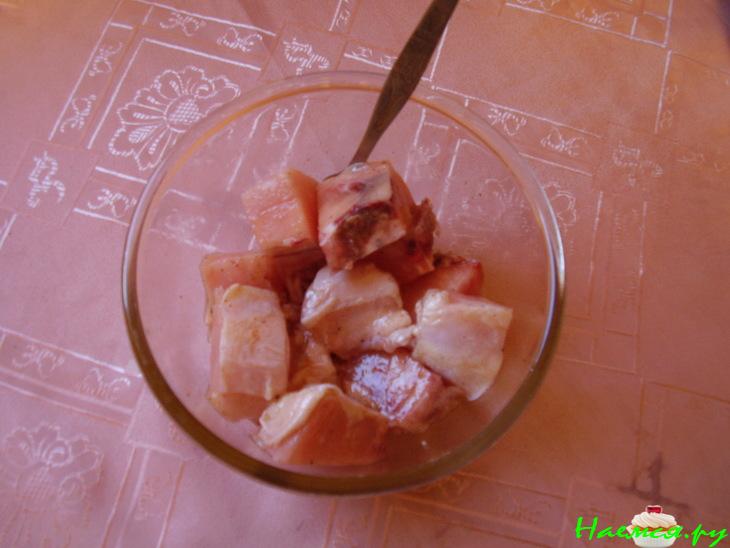 Филе куриной грудки запечённое с соусом