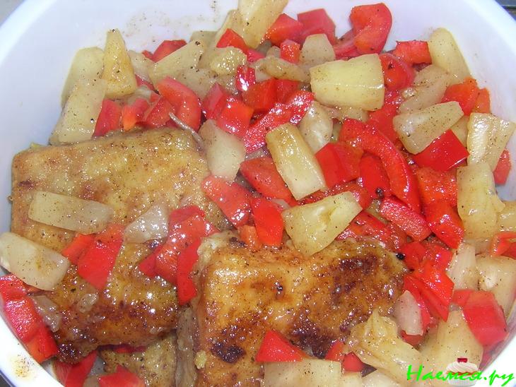 Филе пангасиуса со сладким перцем и ананасами