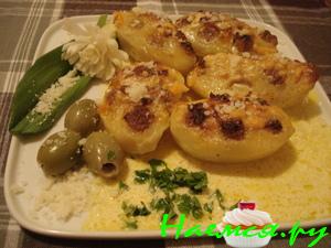 Фаршированный картофель в сырно-сливочном соусе