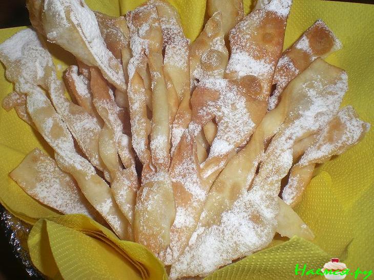 Хворост простой на воде