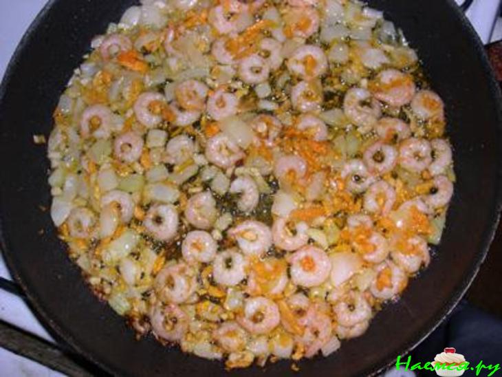 Спагетти с креветками и сыром