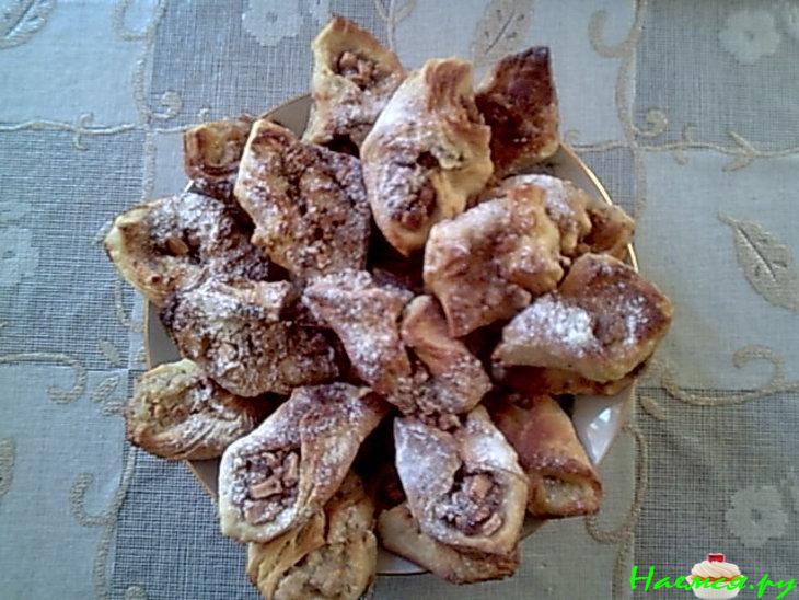 Слойка с яблоками и орешками