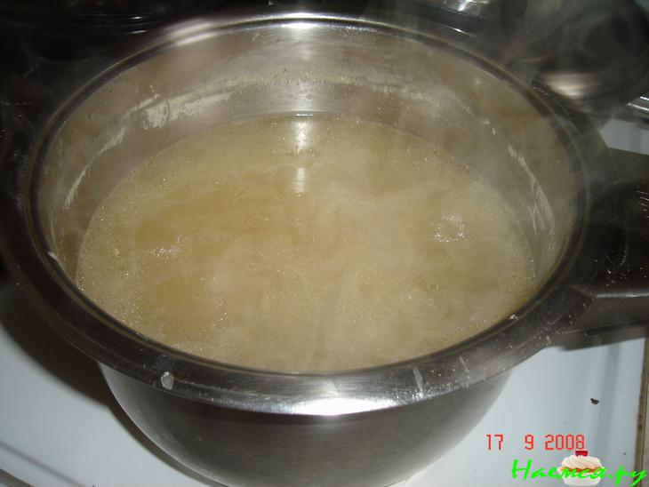 Гороховый суп с куриными крылышками