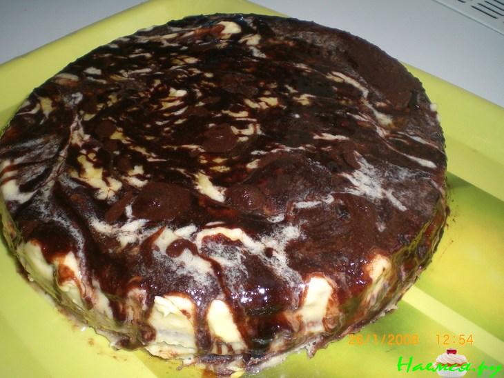 Торт 'Прага' со сливочным кремом в шоколадной глазури