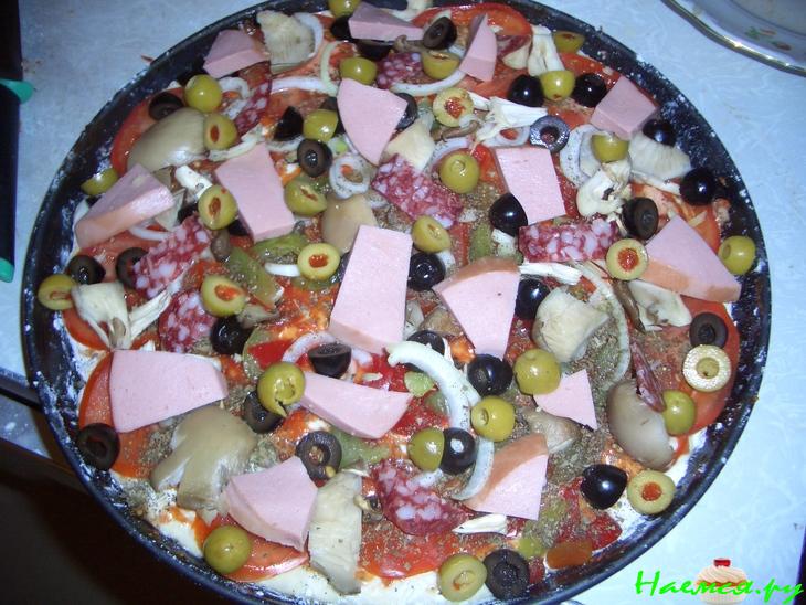 Пицца ассорти на толстом тесте