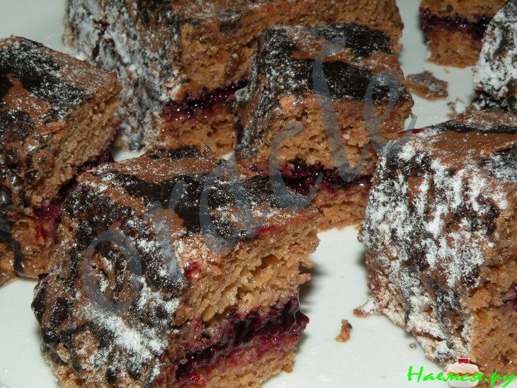 Бисквитные пирожные с джемом из черной смородины!