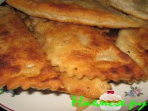 Чебуреки с ветчиной и сыром