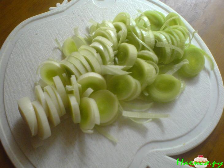 Яблочно-луковый киш с ветчиной