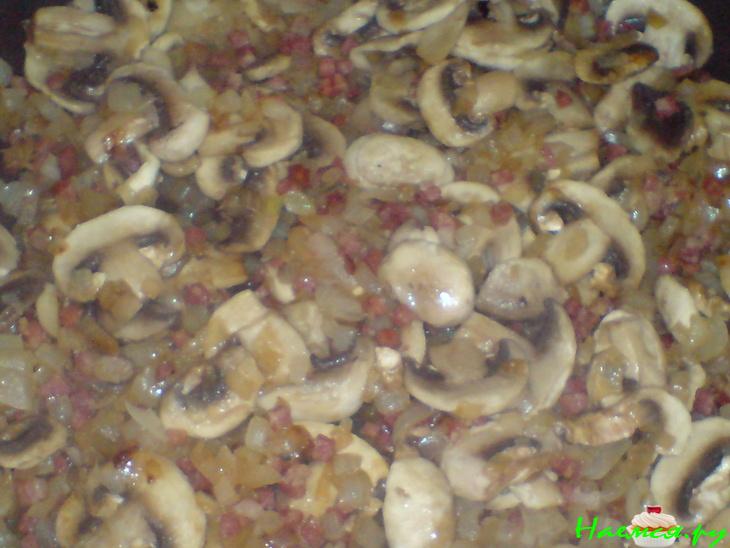 Пирог с грибами  и беконом (вариант)