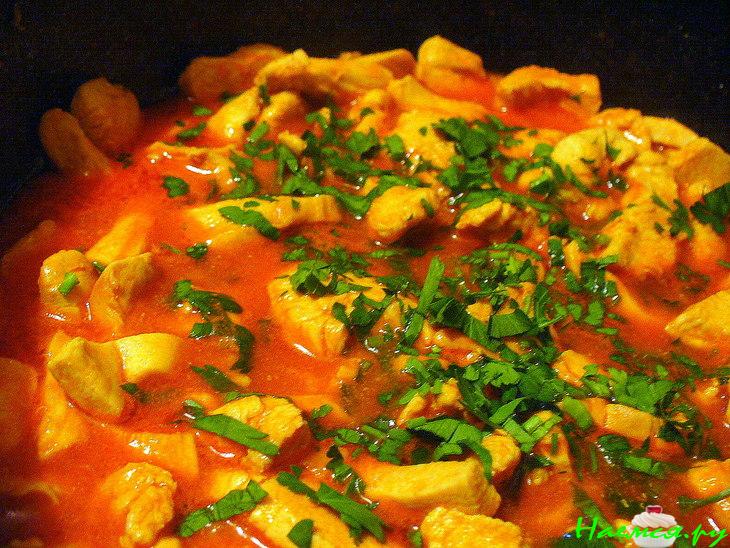 Куриные грудки в томатном соке