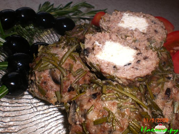 Мясные тефтели с маслинами, фетой и рoзмарином