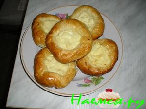 Ватрушки дрожжевые с кардамоном на молоке