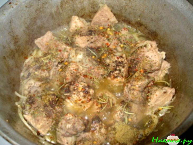 Свинина с луком со специями