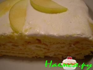 Десерт из профитролей с яблочными кремами