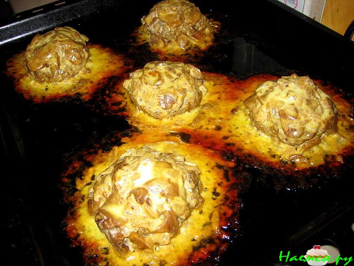 Котлеты в шапочках