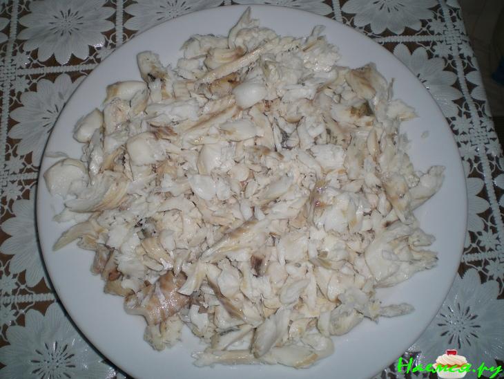 Салат рыбный с яйцом