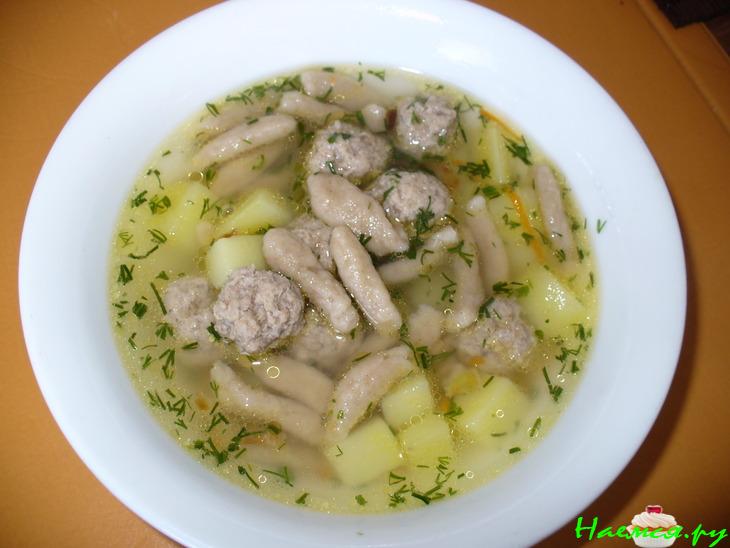 Суп с ржаными галушками и мясными фрикадельками