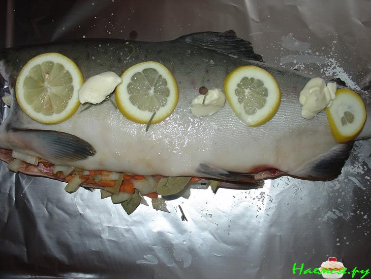 Рыба, запеченная с овoщами и лимоном Рыба, запеченная с овoщами и лимоном