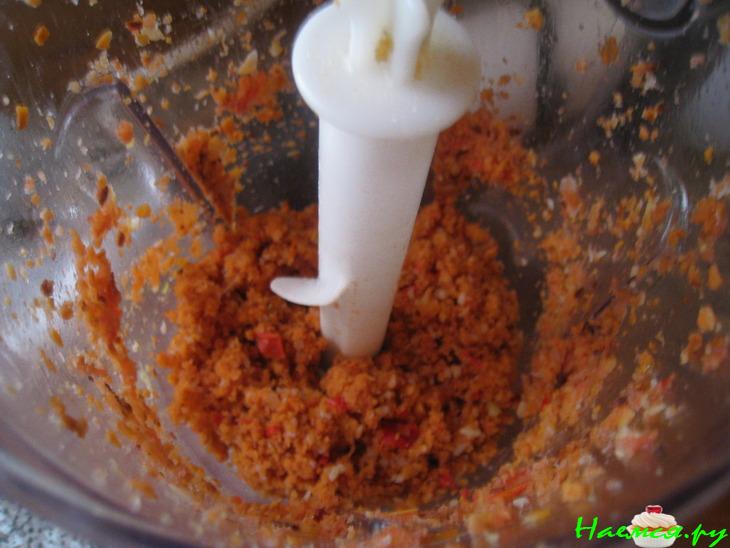 Запеченные креветки с соусом ромеско