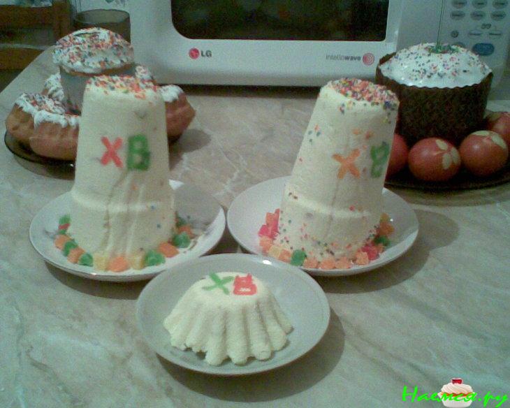 Пасха творожная с изюмом, орехами и цукатами