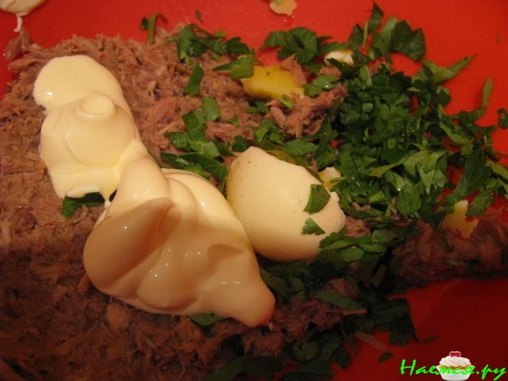 Салат с тунцом "Розочка"