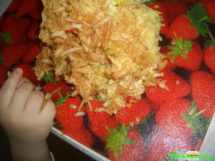 Яблочный рулет