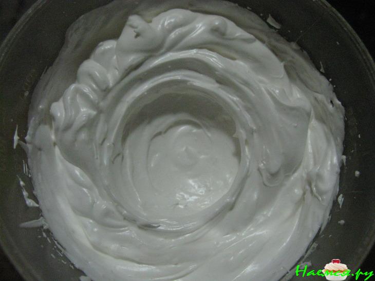 Песочный пирог с грушей и безе "Росса рассвета"