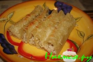 Запечённые каннеллоне с индейкой под сыром