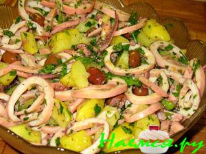 Средиземноморский салат из осьминогов