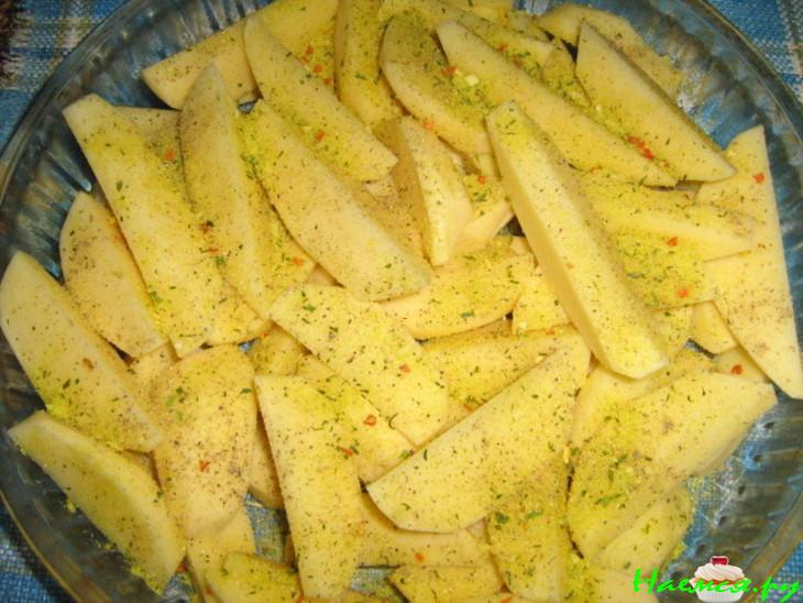 Картошка деревенская с сосисками