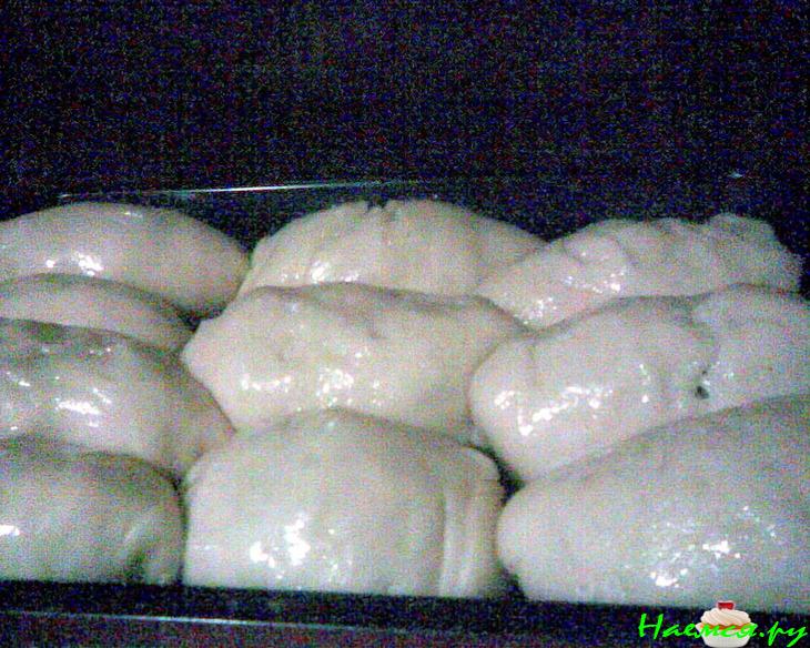 Постные пирожки с капустой и рыбной консервой Постные пирожки с капустой и рыбной консервой